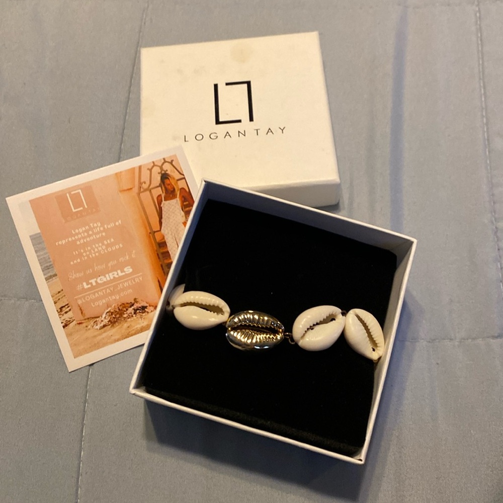 Logantay Shell Bracelet